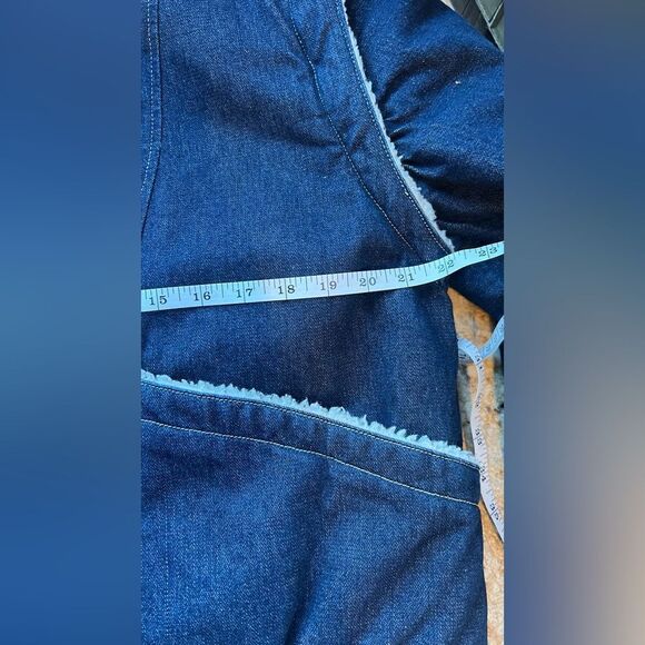 Wrangler quilted, jean jacket with Sherpa collar and accent/ convertible to vest - Picture 3 of 8
